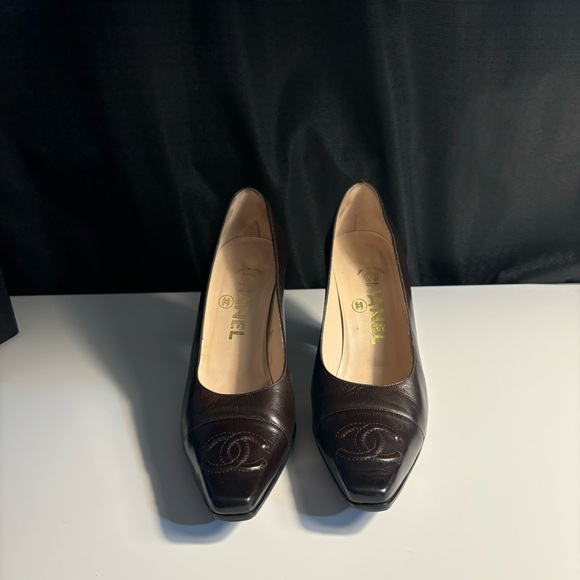 Vintage Chanel Double CC Cap Toe Lambskin Heel Pumps 
Dark Brown - Picture 9 of 16